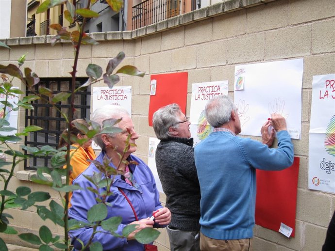 Cáritas realiza campaña concienciación sobre la pobreza