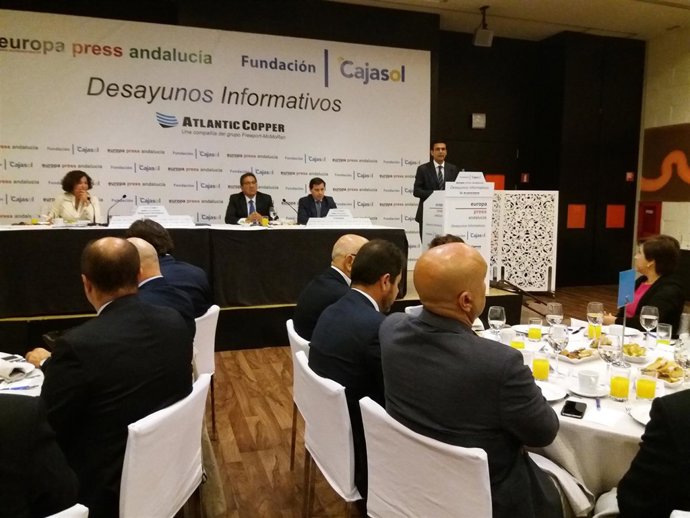 Desayuno informativo de Europa Press con el alcalde de Granada