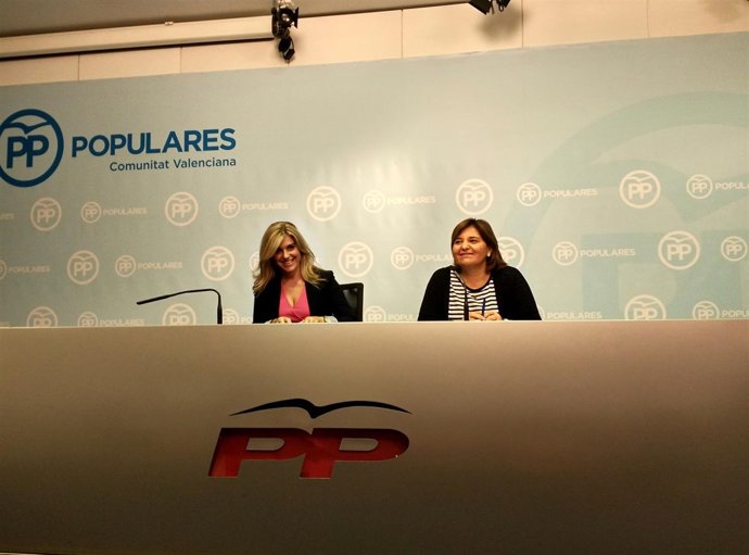 Isabel Bonig y Eva Ortiz en una rueda de prensa