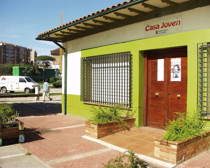 La OMIC tiene su sede en la Casa Joven de Cros, en Maliaño