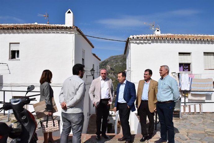 Ruiz Espejo y Fernández España visitan Casares