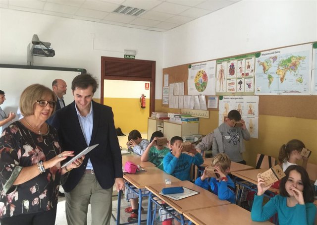 Nota Prensa Educación: El Aprendizaje Por Realidad Virtual Llega A Las Aulas ,De