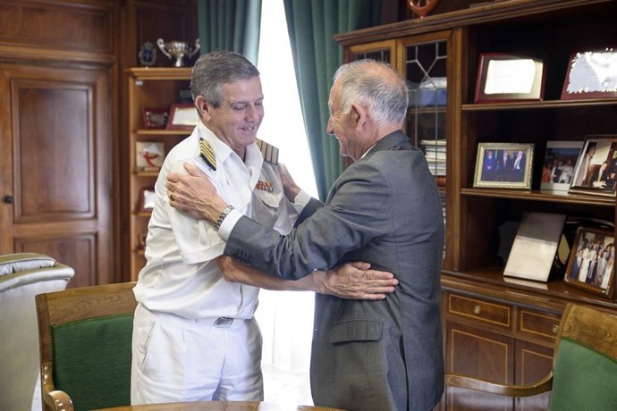 Blas Romero López, recibido por Gabriel Amat en el Palacio Provincial.