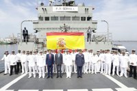 Morenés visita a los militares desplegados en Senegal y en el Golfo de Guinea