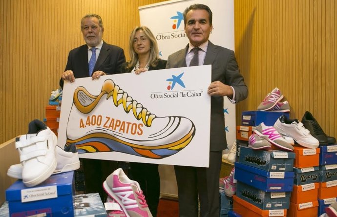 Herrador (dcha.), durante la presentación de la campaña