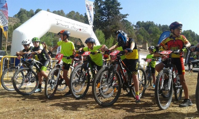 Deporte, bicicletas, ciclistas, cros