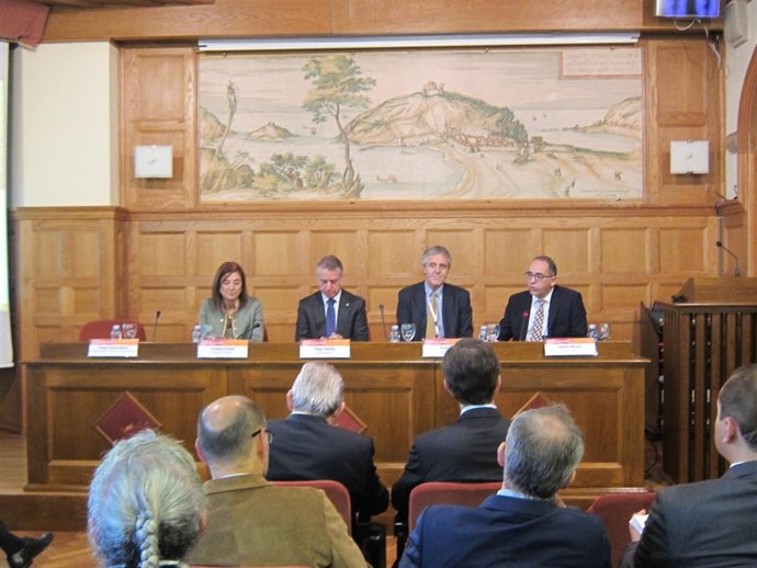Apertura del foro de universidades y empresas.
