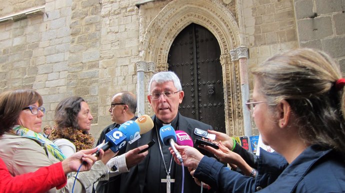 El arzobispo de Toledo atiende a los medios