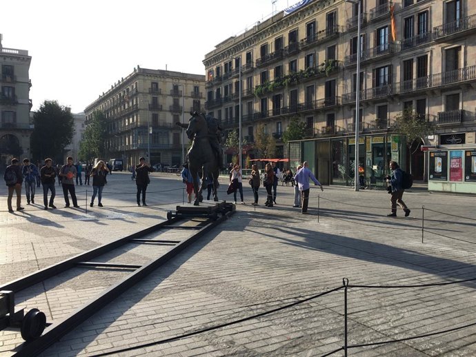 Estatua ecuestre de Franco en el Born