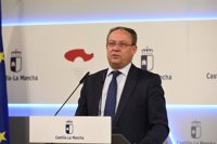 C-LM no ve viable la rebaja fiscal que promete el PP por las pensiones