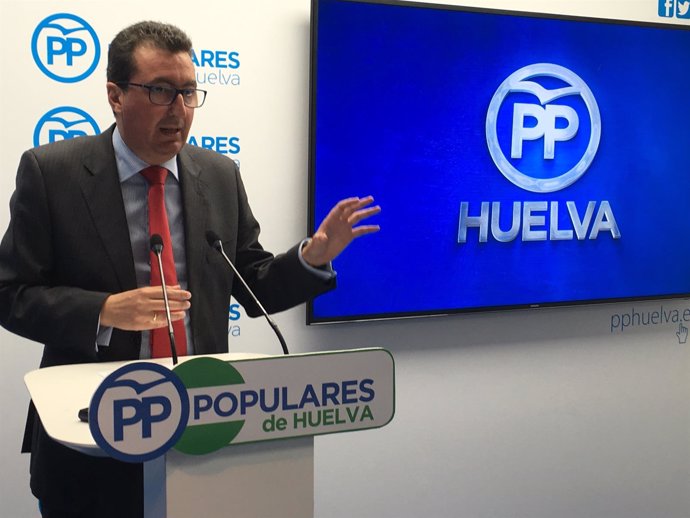 El presidente del PP de Huelva, Manuel Andrés González