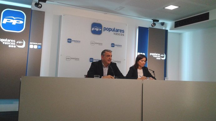 RUEDA DE PRENSA DE JAVIER DE ANDRES Y LETICIA COMERON 