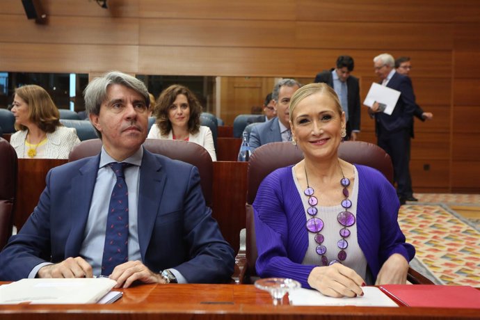 Ángel Garrido y Cristina Cifuentes en un pleno de la Asamblea de la Comunidad
