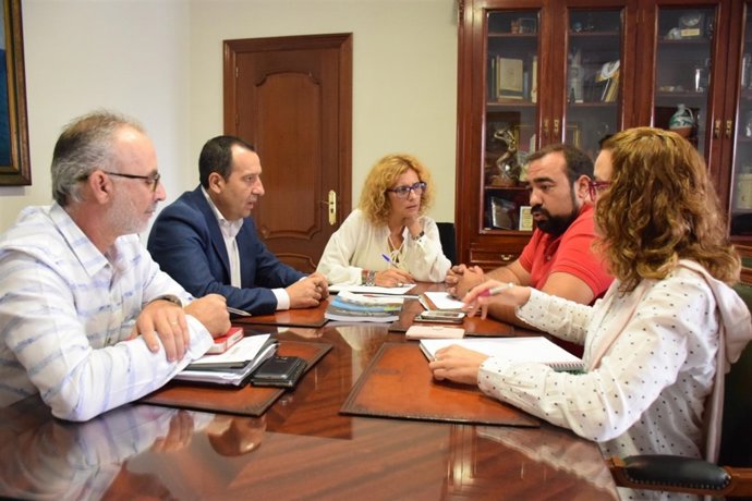 Reunión Junta y Ayuntamiento Nerja Edusi ruiz espejo arrabal