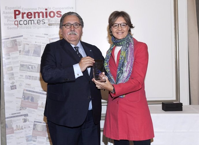 García Tejerina entrega premio a  Feria de Zaragoza