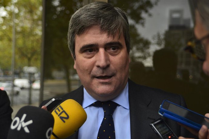 Miguel Cardenal salida juzgados