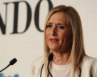 Cifuentes pide al Ayuntamiento que se centre en la limpieza y el tráfico que el CIE es competencia de Interior