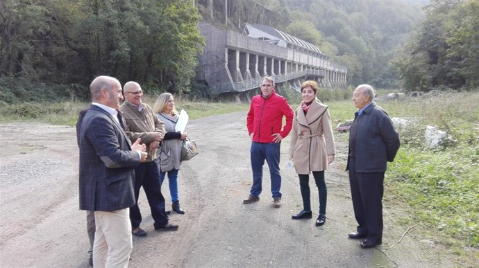 Emma Ramos y Luis Venta Cueli en el Museo de Quesos de Morcín