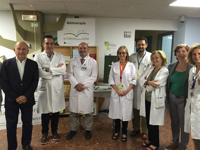 Los pacientes oncológicos del Macarena disponen de nuevo servicio de biblioteca
