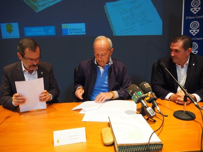  Fuerteventura Recibe  De Manos Del Museo Canario El Archivo De Betancuria