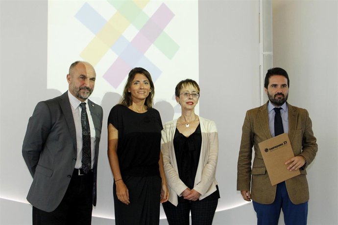 Presentación del nuevo seminario 'Emprende 21'. 