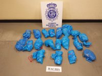 10 kilos de hachís en un coche abandonado durante un control