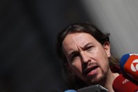 Iglesias critica al PSOE por "rasgarse las vestiduras" por la protesta a Felipe González