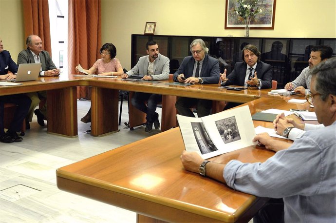 Reunión del Ayuntamiento de Jerez con Universo Santi