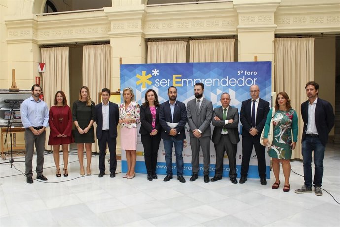 El Ayuntamiento De Málaga Informa: Reenviamos Nota De Prensa Y Foto Rueda De Pre