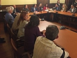 El conseller de Territorio J.Rull se reúne con entidades antitaurinas