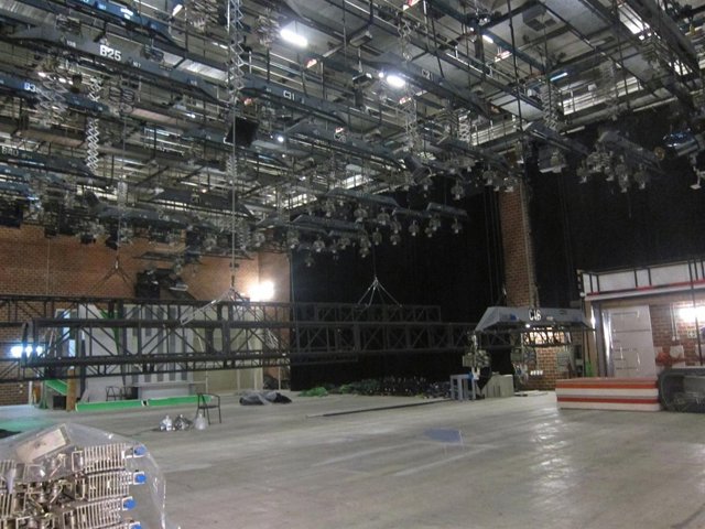 Imagen de uno de los estudios de Canal 9 vacío tras el cierre de RTVV