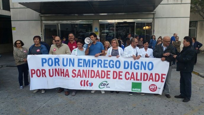 Concentraciones en los hospitales gallegos para pedir estabilidad.