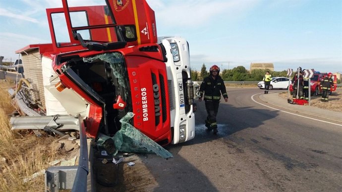 Estado en el que ha quedado el camión tras el accidente. 