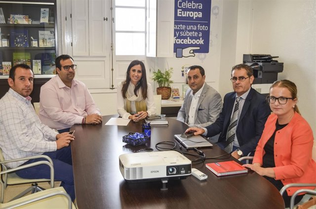 Diputación y Berja se dan la mano para impulsar el comercio local.