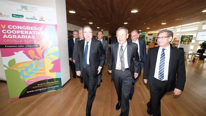 Hererra (I) llega al congreso