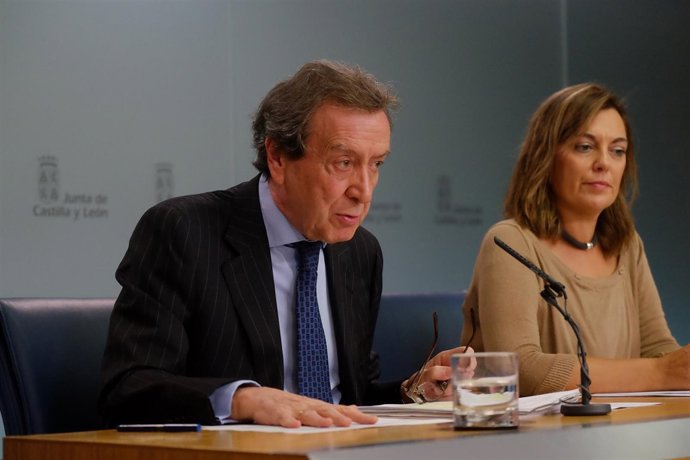 De Santiago Juárez (I) y Marcos (D)