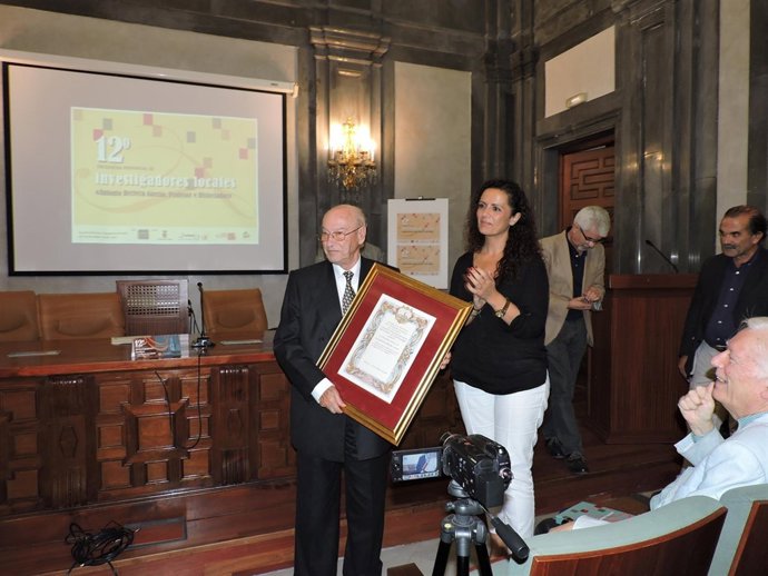 Ac to del encuentro de investigadores.