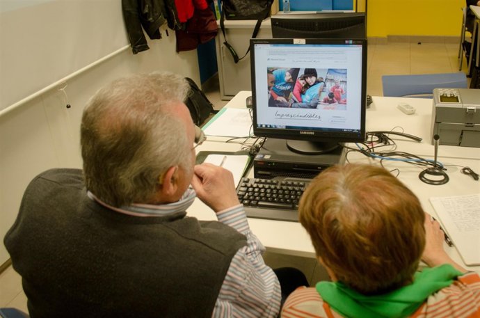Personas mayores, centro de mayores, jubilados, jubilado, jubilación