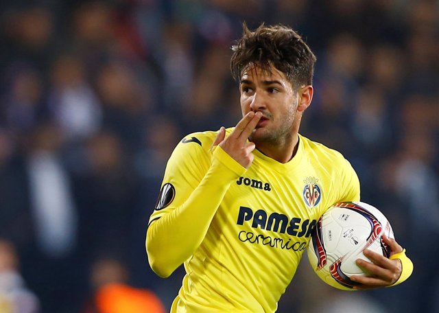Pato celebra un gol con el Villarreal 