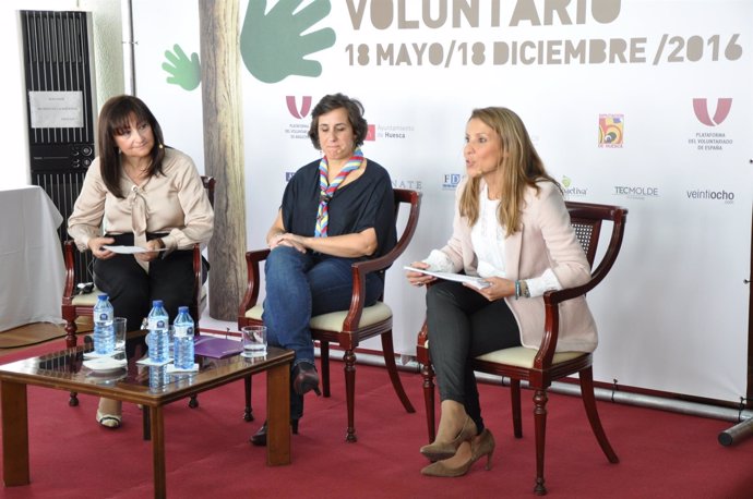 Amanda Copete un una jornada de voluntariado en Huesca