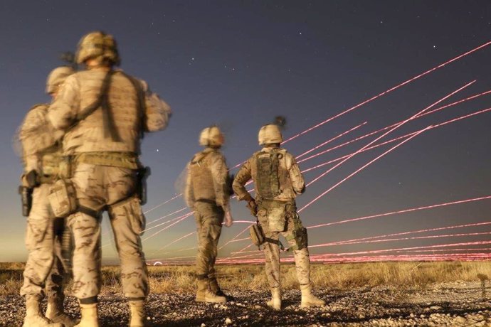 Militares españoles adiestran a los iraquíes en combate nocturno