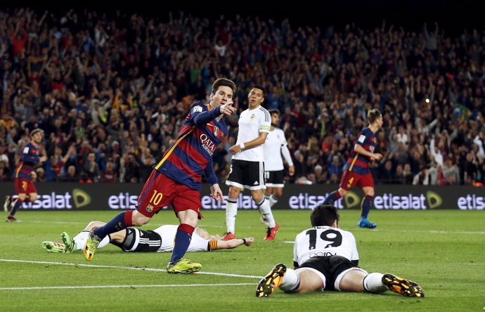 Messi celebra un gol del Barcelona ante el Valencia CF