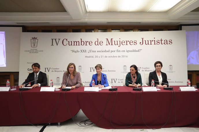 Clausura Y Manifiesto IV Cumbre Mujeres Juristas.