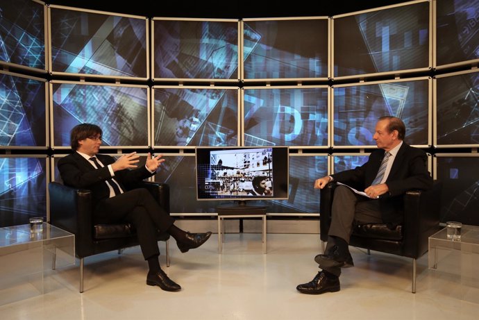 El presidente Carles Puigdemont en una entrevista en El 9 TV