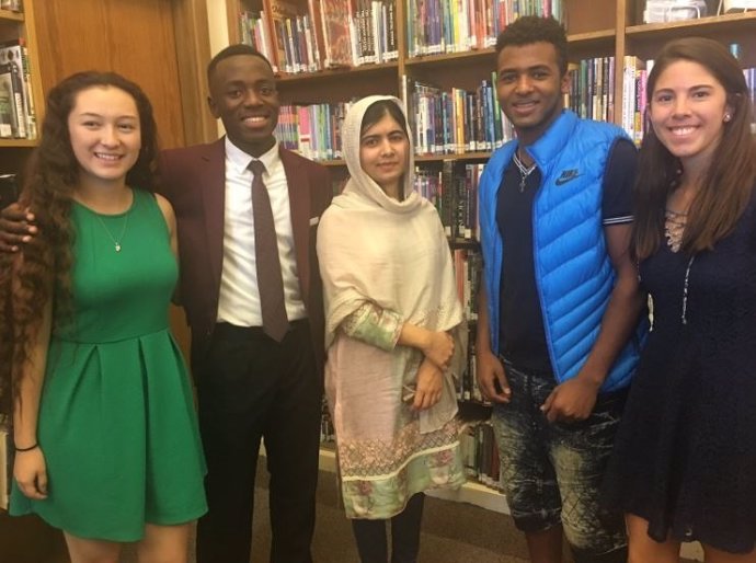 Malala visita un instituto en Colorado