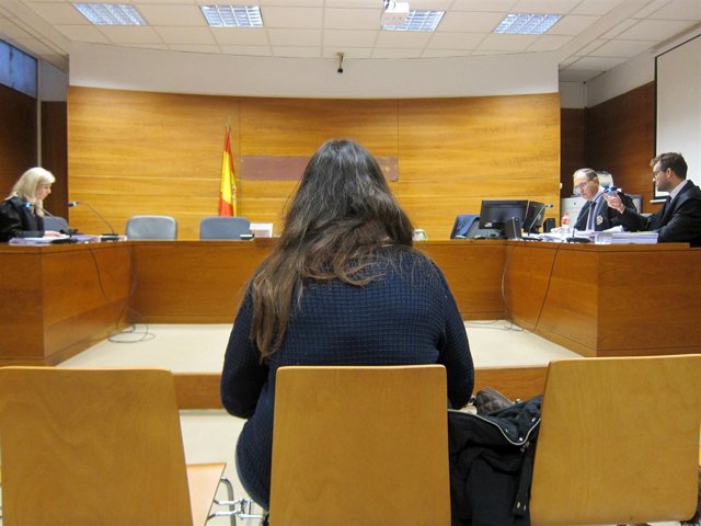 La acusada, durante el juicio en el Juzgado de lo Penal. 