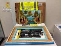 Sucesos.- Detenido un hombre que iba a embarcar en el aeropuerto con 1,6 kilos de cocaína en un cuadro