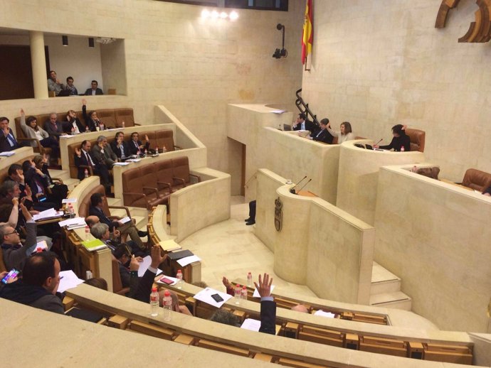 Votación en el Pleno del Parlamento de Cantabria