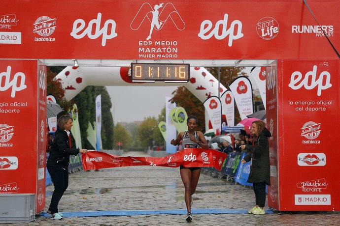 Tejitu Daba EDP Medio Maratón de la Mujer de Madrid