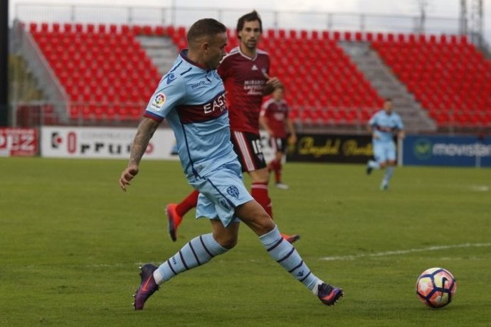 El Levante vence al Mirandés en Anduva